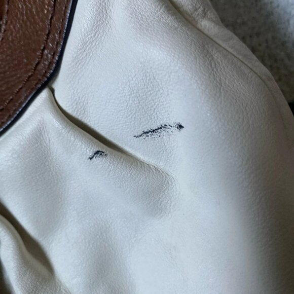 The Coach Soho Lynn Buckle Leather Shoulder Bag - Picture 2 of 7